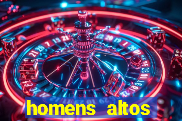 homens altos sarados pelados